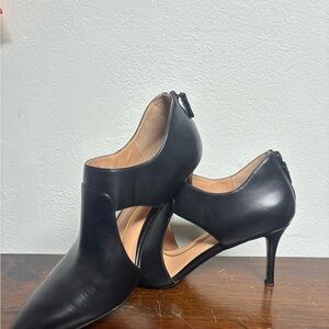 Cole Haan Black Pointed Toe Cutout Ankle Bootie Heels Women’s 9.5B